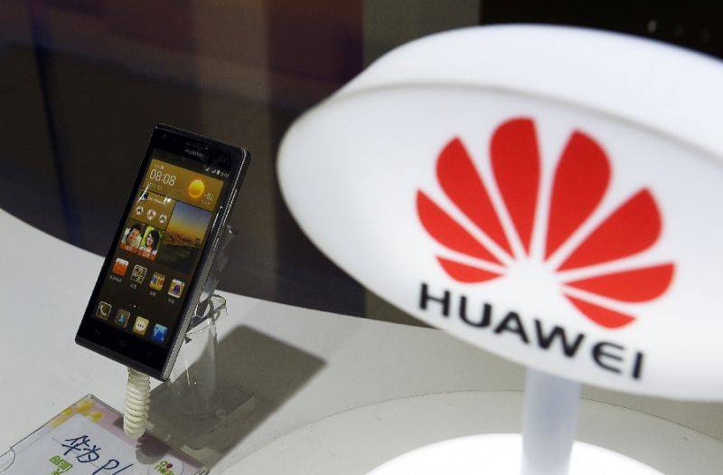 huawei avec un téléphone