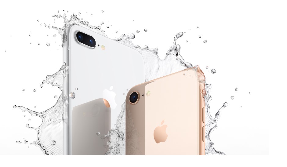 Iphone 8 avec éclaboussure d'eau