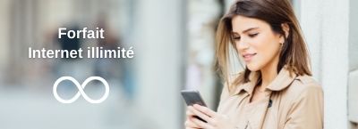 Femme utilisant son forfait mobile internet illimité orange