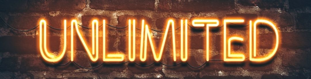 écriture illimité en led sur mur de briques