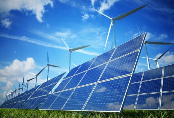 energies-renouvelables-min Des panneaux solaires avec des éoliennes