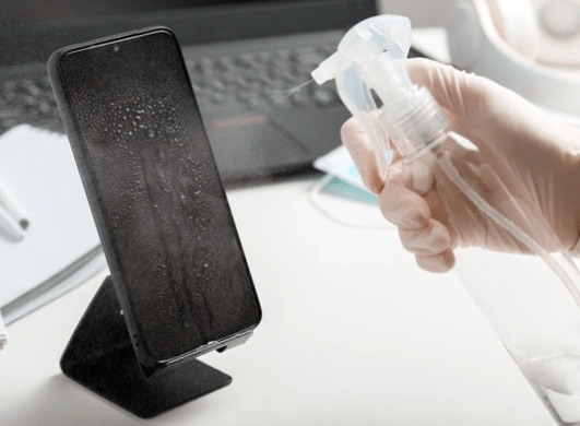 Ne jamais utiliser de gel hydroalcoolique pour nettoyer son smartphone