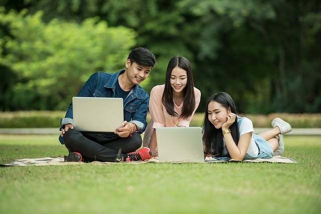 ordinateurs dans un hotspot connexion Wifi dans un hotspot