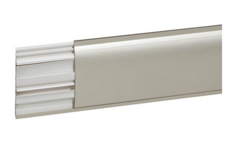 Gouttière électrique pour cacher les câble électriques
