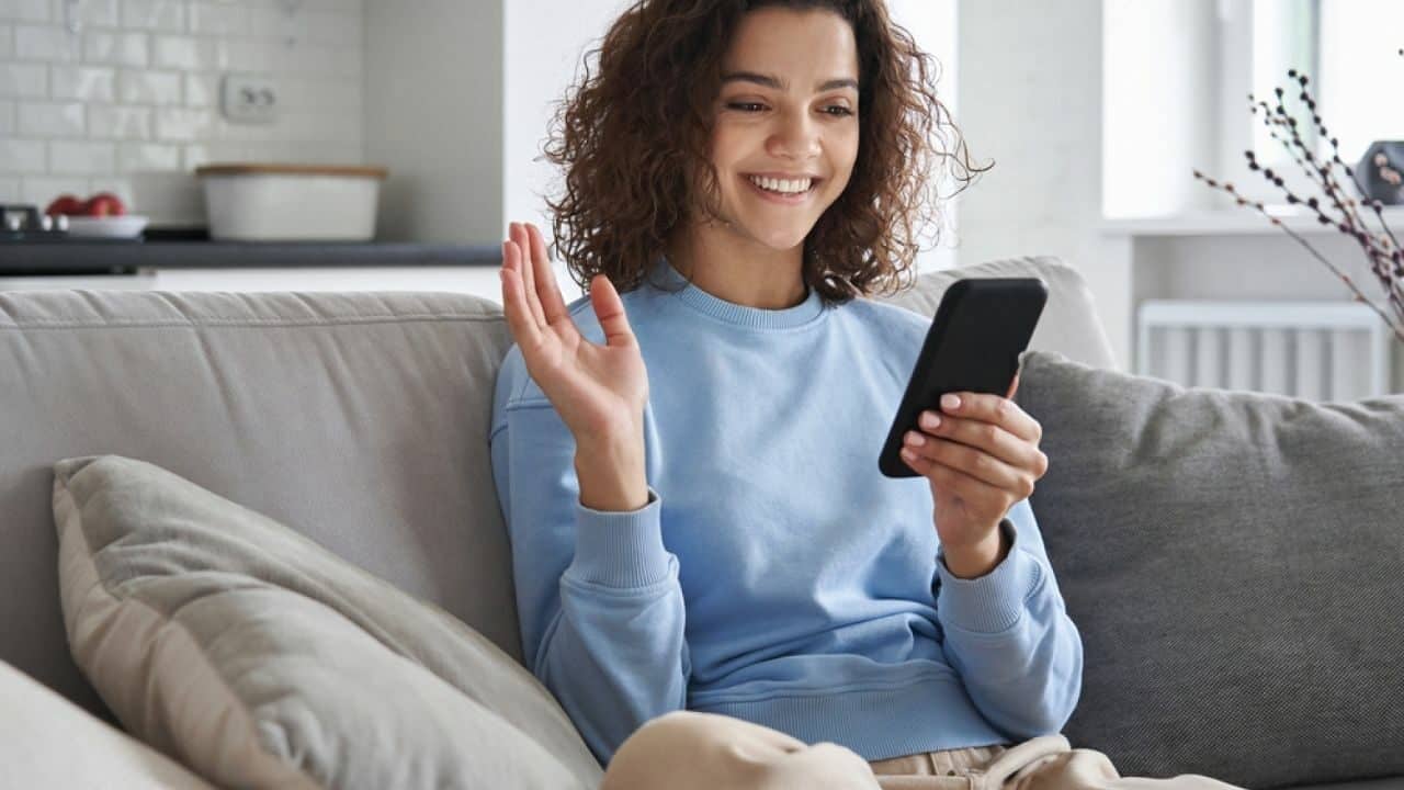 Forfait à zéro euro chez La Poste Mobile.