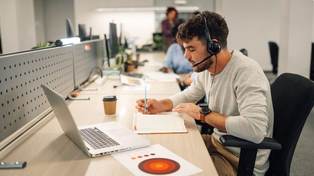 Peut-on vraiment se fier au service client des opérateurs pour choisir son offre mobile ou internet ?