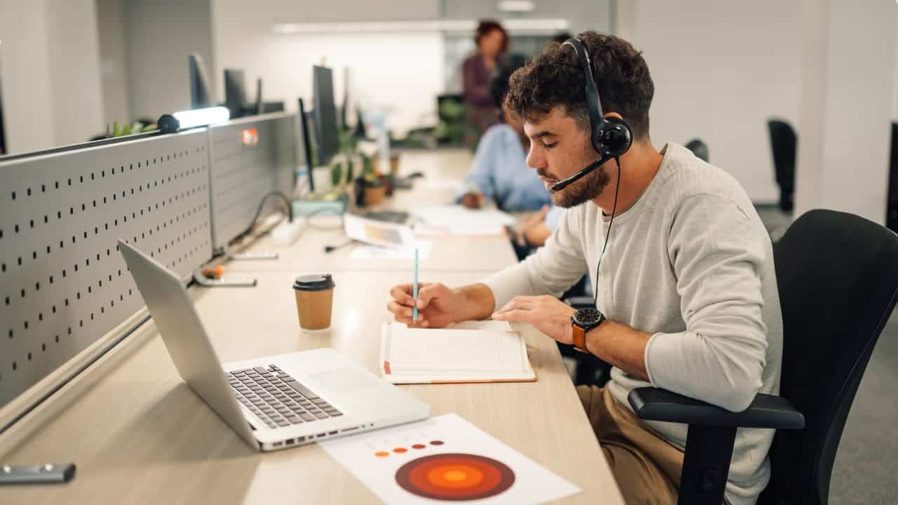Peut-on vraiment se fier au service client des opérateurs pour choisir son offre mobile ou internet ?